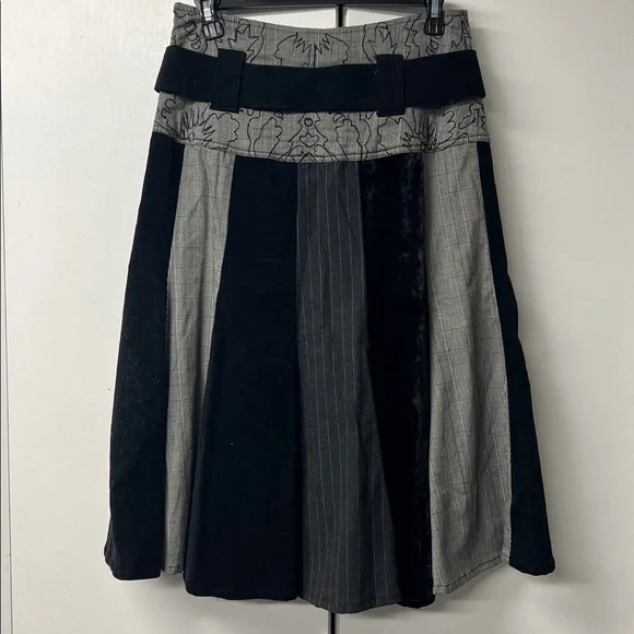 Stylish Black and Gray Women's Skirt - Picture 5 of 6